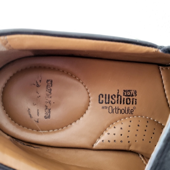 Clarks size 9M leather loafers - Picture 2 of 5